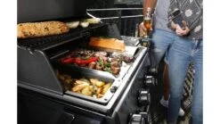 Broil King Crown 490 BBQ - Free Cover 10 Broil King Crown 490 BBQ - Free Cover -Grill And Chill BK Crown20490 Lifestyle 04 1000x563 1